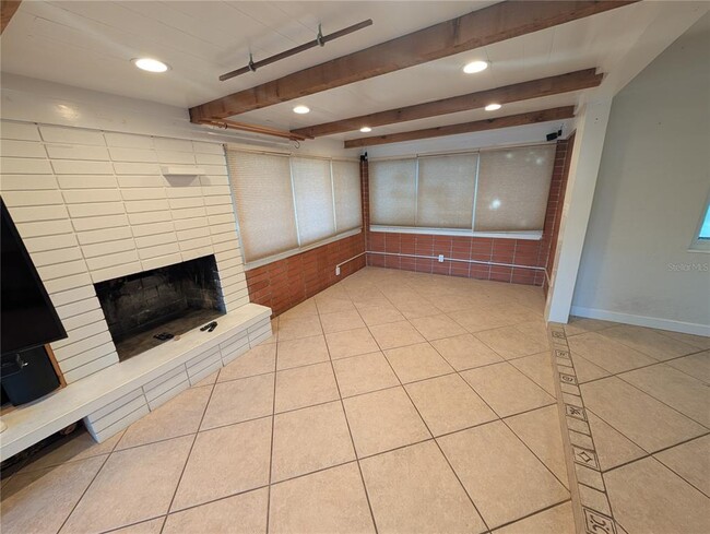 Building Photo - 140 N Briggs Ave