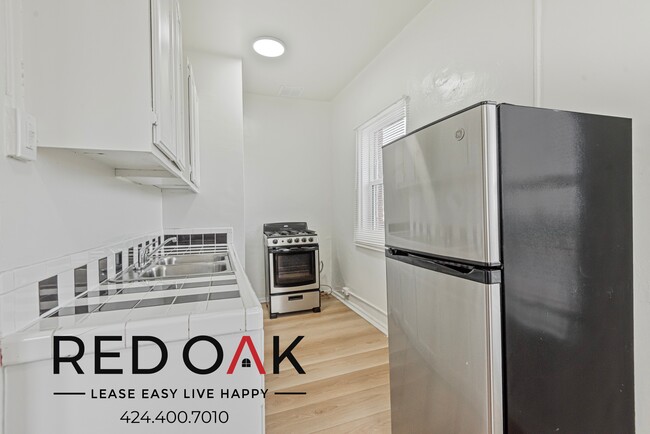 Building Photo - 974 1/2 Gramercy Pl-506