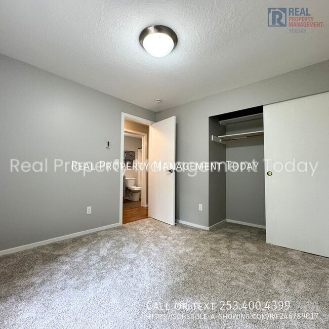 Building Photo - 533 S 323rd Pl