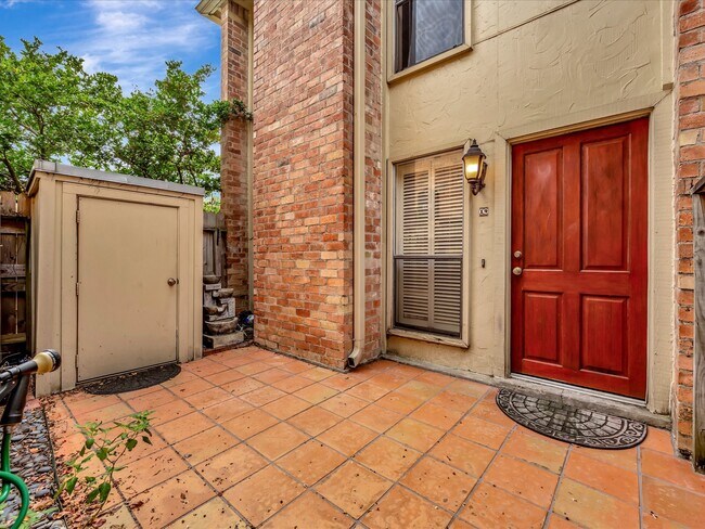 Building Photo - 1601 S Shepherd Dr