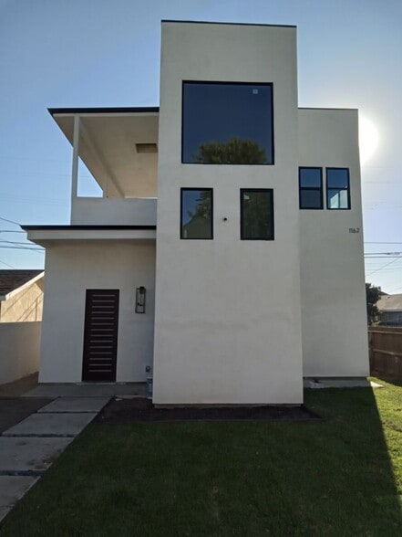 Building Photo - 1164 E Adams Blvd