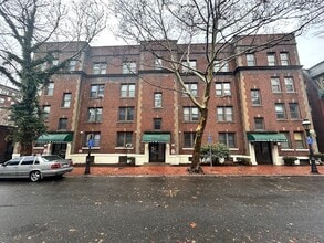 Building Photo - 66 Mattoon St