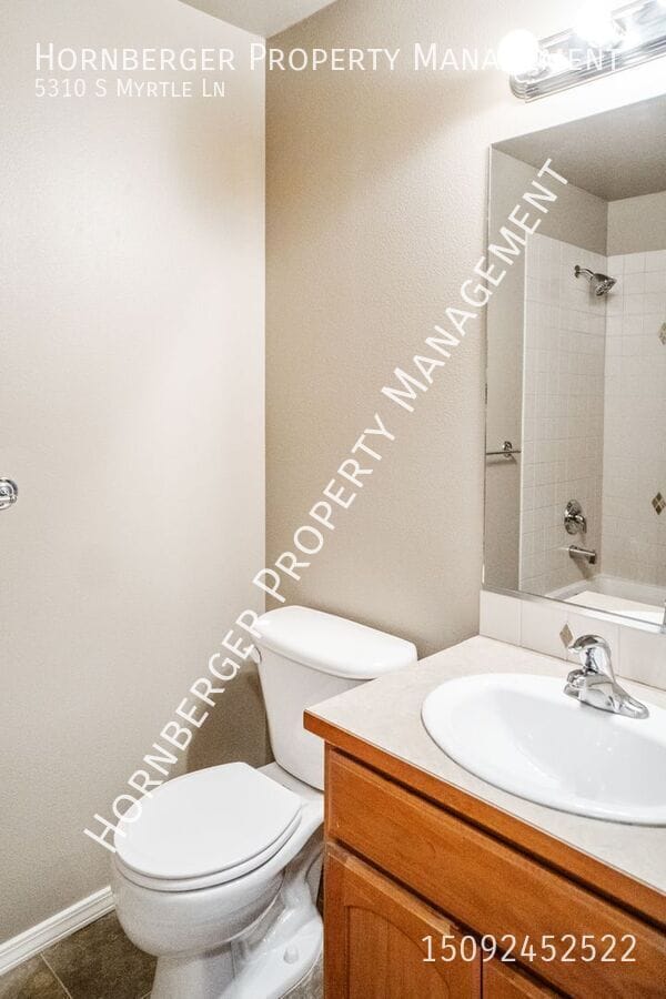 Building Photo - 5310 S Myrtle Ln