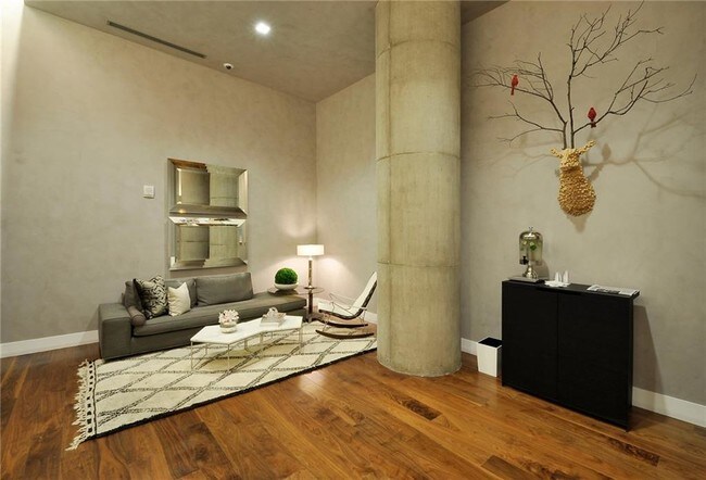 Building Photo - 210 Lavaca St