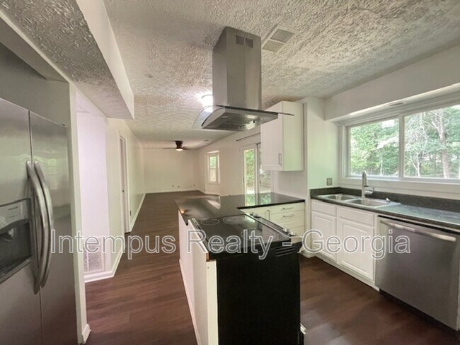 Building Photo - 10440 Virginia Pine Ln