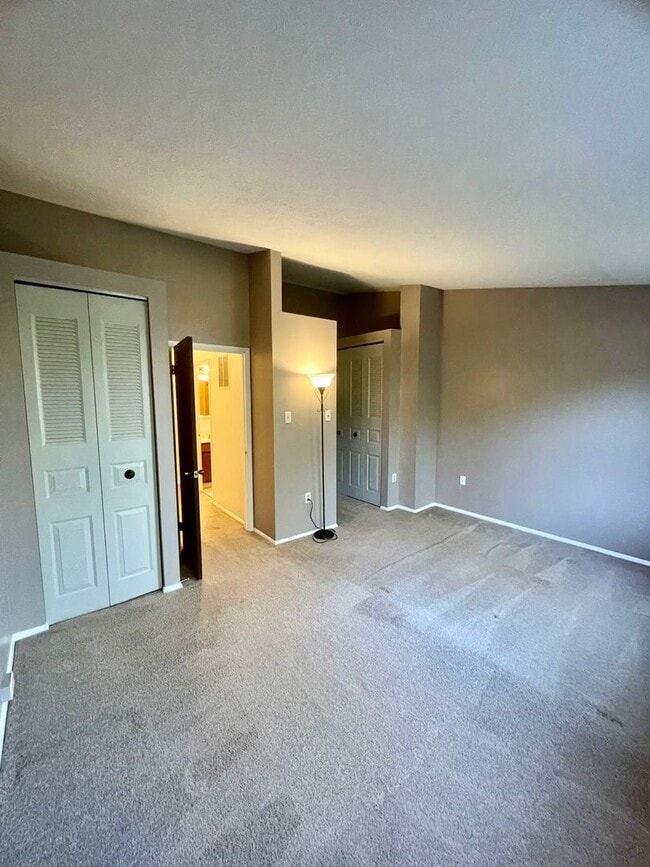 Building Photo - 2 Bed 1.5 Bath- Oakdale PA! Hawthorne Vill...