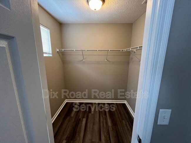 Building Photo - 403 McEwing Dr