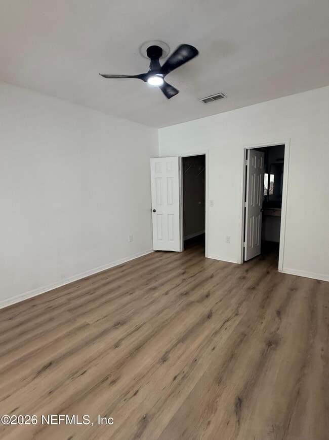 Building Photo - 7800 Point Meadows Dr