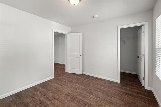 Building Photo - 1139 Lookout Ave NW