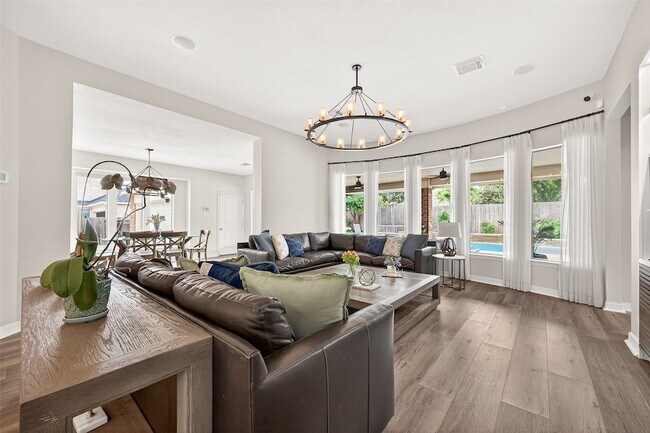 Building Photo - 3510 Artesian Springs Ln