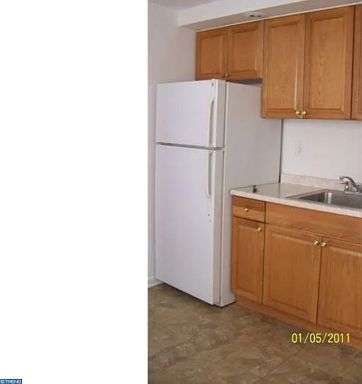 Building Photo - 6405 Shelbourne St