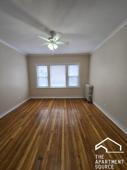 Primary Photo - 7753 N Sheridan Rd