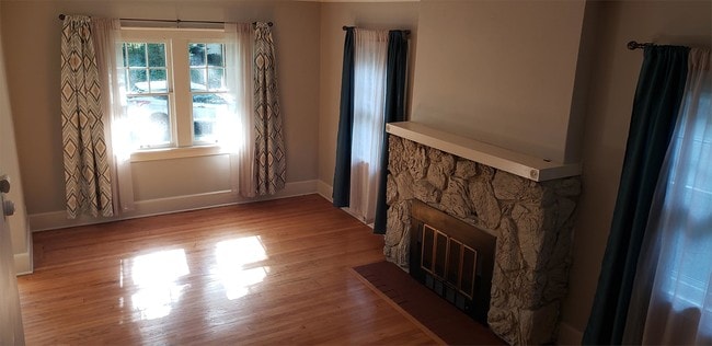 Building Photo - 914 N Chicago Ave