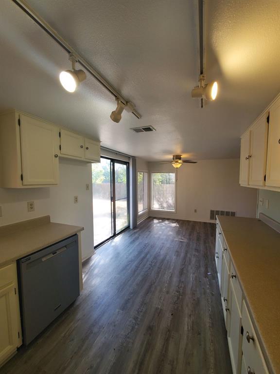 Building Photo - 8716 Clearbrook Trail