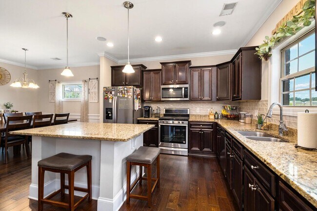 Building Photo - 575 Curlew Cir