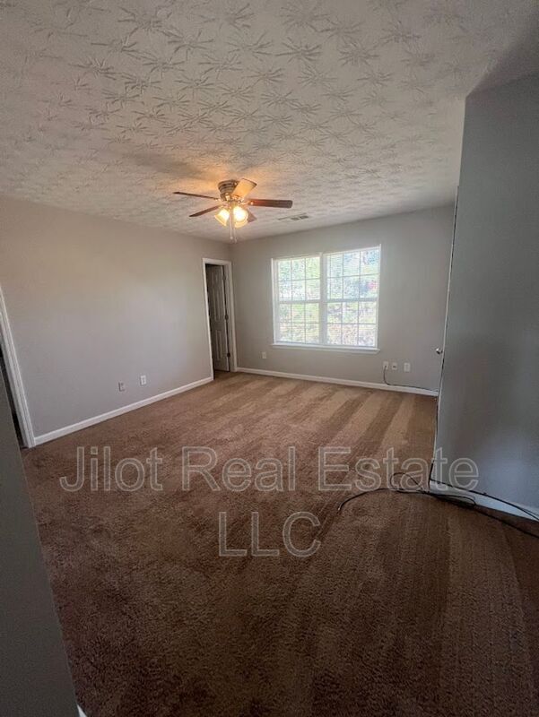 Building Photo - 216 Matthew Ln