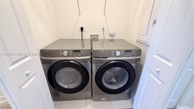 Building Photo - 24640 SW 119th Pl