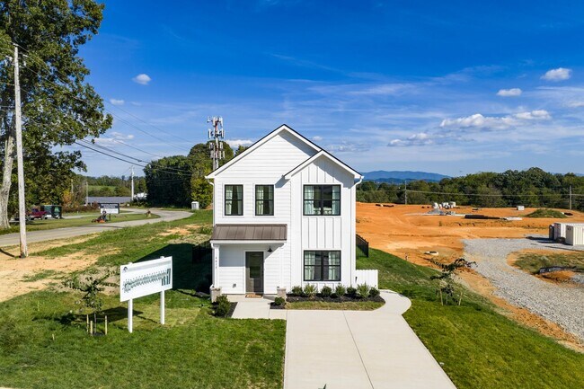 Building Photo - 4196 Oak St