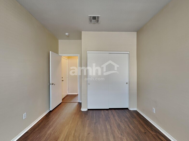 Building Photo - 7571 W State Ave