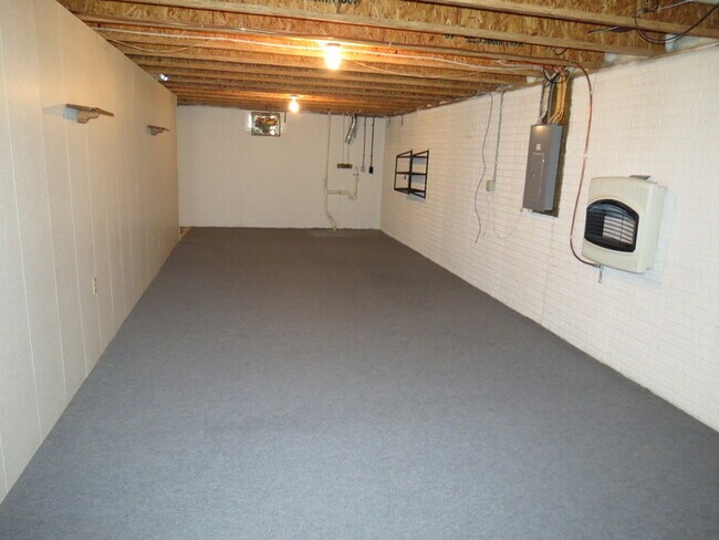 Building Photo - 4284 Nipigon Dr