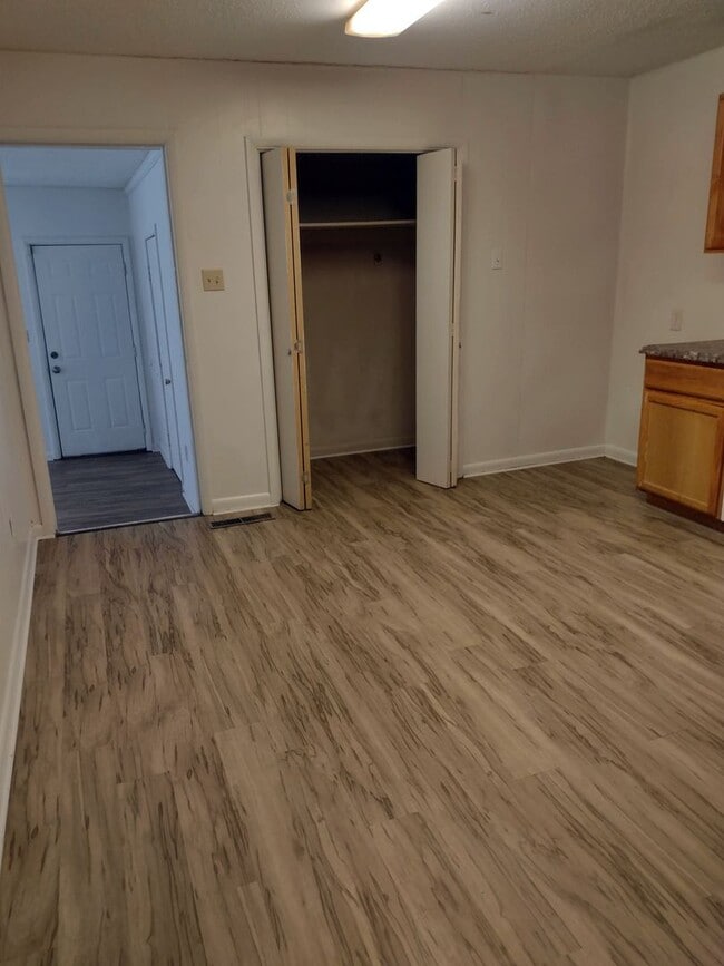 Building Photo - Spacious 4-Bedroom 2-Bath Home in Little Rock's Wakefield Neighborhood