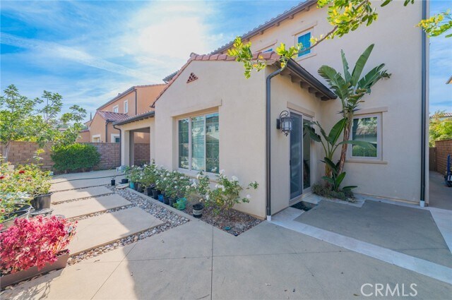 Building Photo - 8 Last Bloom