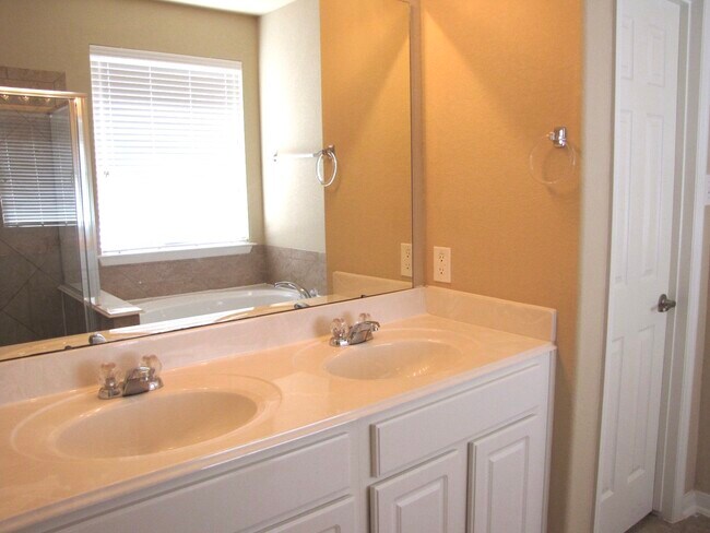 Building Photo - 5907 Turkey Creek