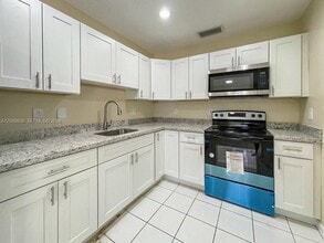 Building Photo - 873 SW 10th St