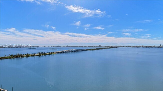 Building Photo - 480 NE 30th St