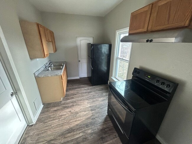 Building Photo - Cozy 2 Bedroom Home Near South Toledo Neighborhood