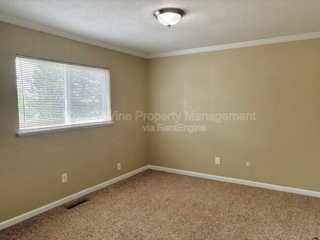 Building Photo - 9319 W 92nd Ave