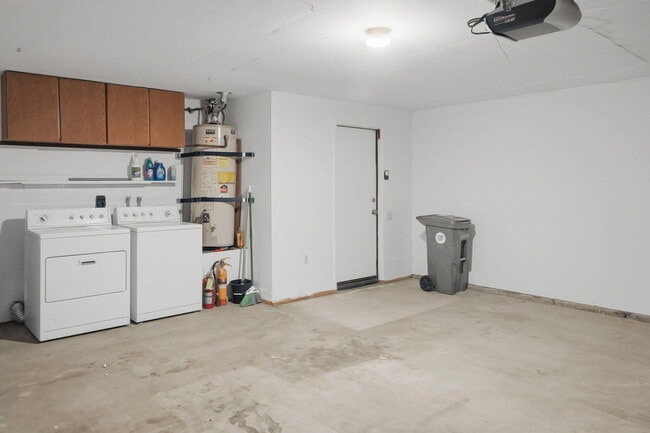 Building Photo - 72460 Rodeo Way