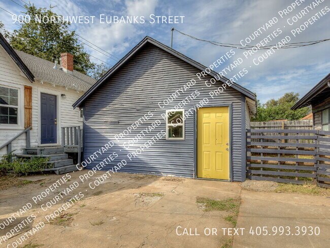 Building Photo - 900 NW Eubanks St