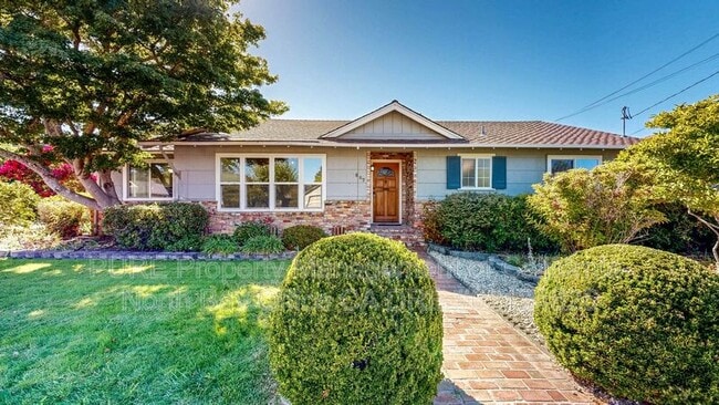 Building Photo - 1827 Creekside Rd