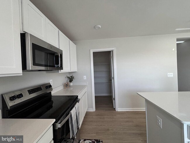 Building Photo - 36 Patterson Rd