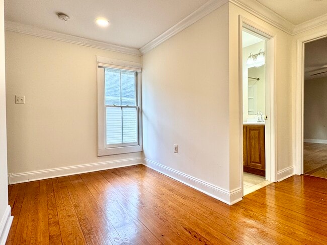 Building Photo - 625 Goldsborough St