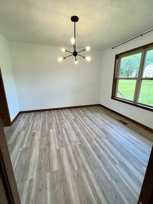 Building Photo - 14731 E 96th St N