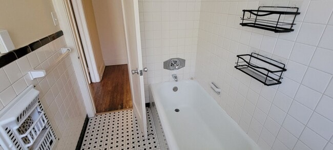 Building Photo - 1/1 in the Historic Duckpond area