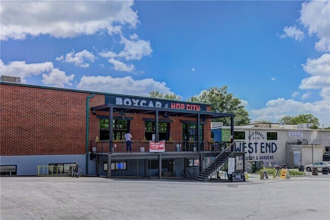 Building Photo - 1829 Sylvan Ridge Dr SW