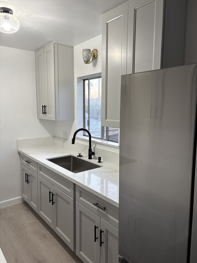 Kitchen - 2708 Andreo Ave