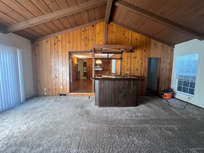 Building Photo - 6484 Camelia Dr