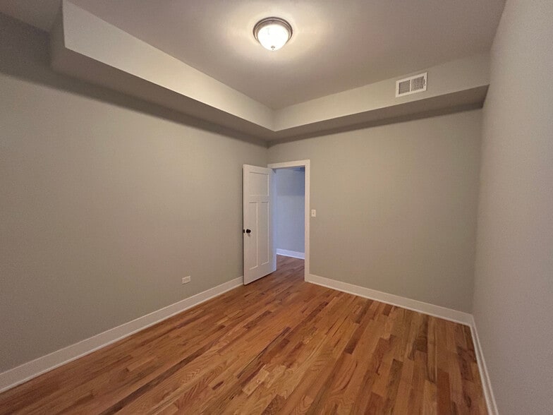 Building Photo - 338 Tudor Ct