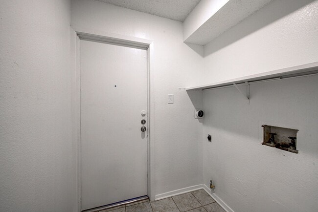 Building Photo - 8120 West Gate Blvd