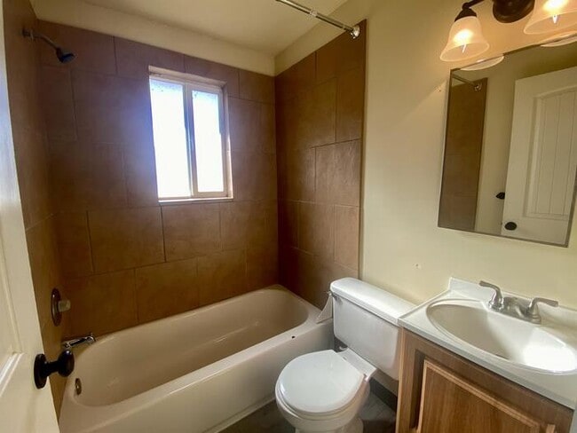 Building Photo - Downtown 1bd for Rent