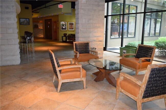 Building Photo - 400 17th St NW