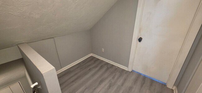 Building Photo - 14 Vara Ln