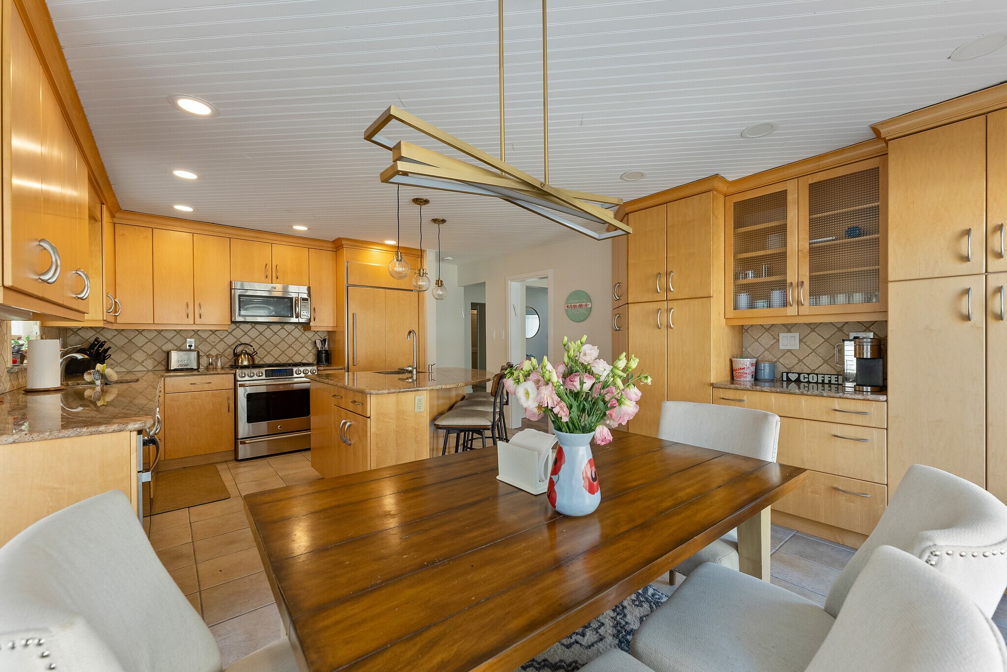 Building Photo - 7600 Bayshore Dr