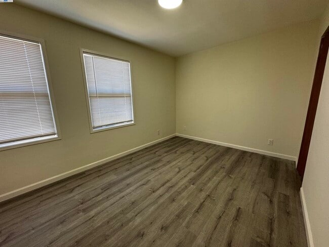Building Photo - 610 Via Mirabel