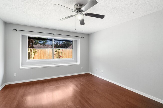 Building Photo - 3006 Stargrass Ct