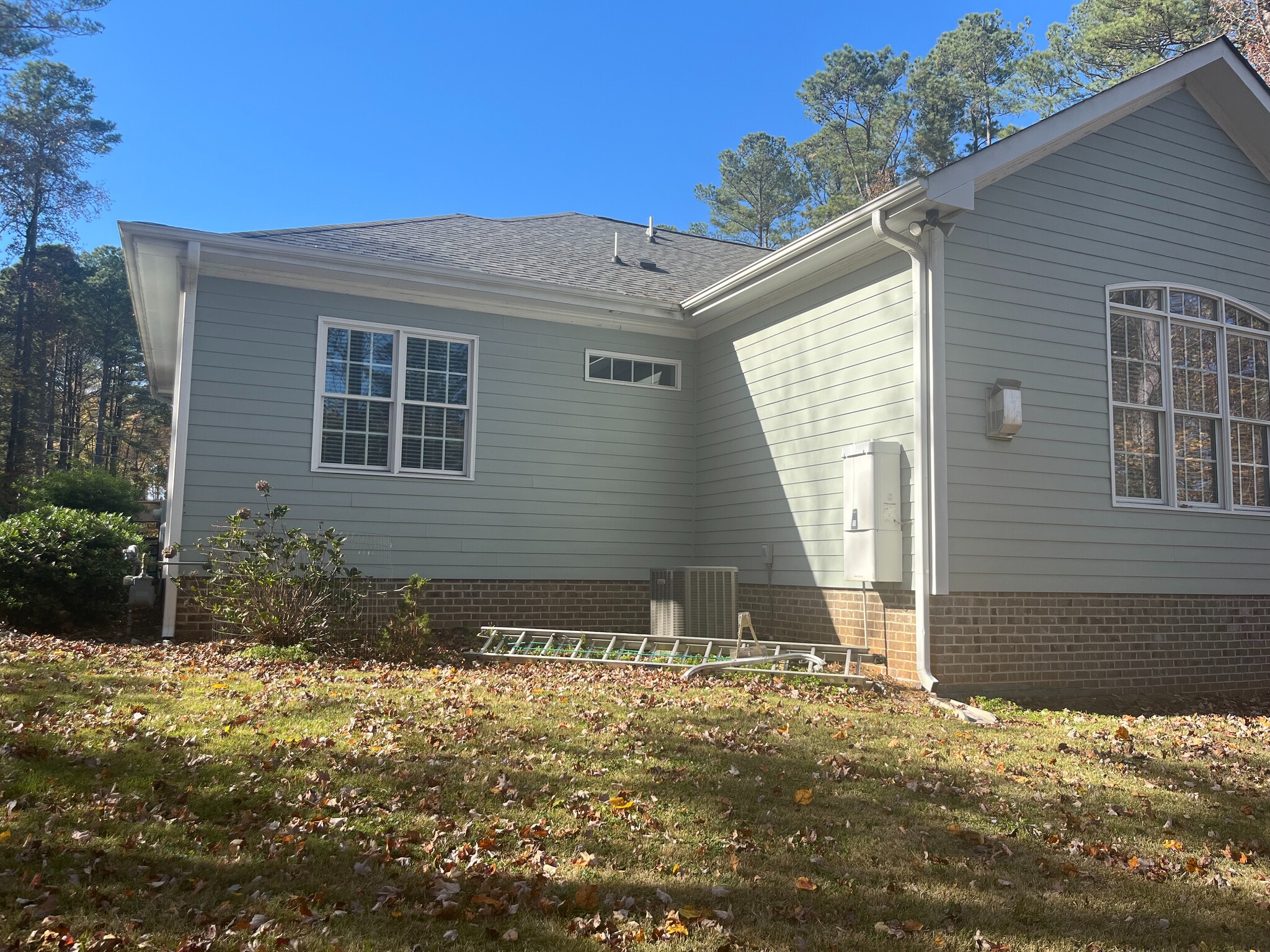 Building Photo - Room in House on Ray Rd
